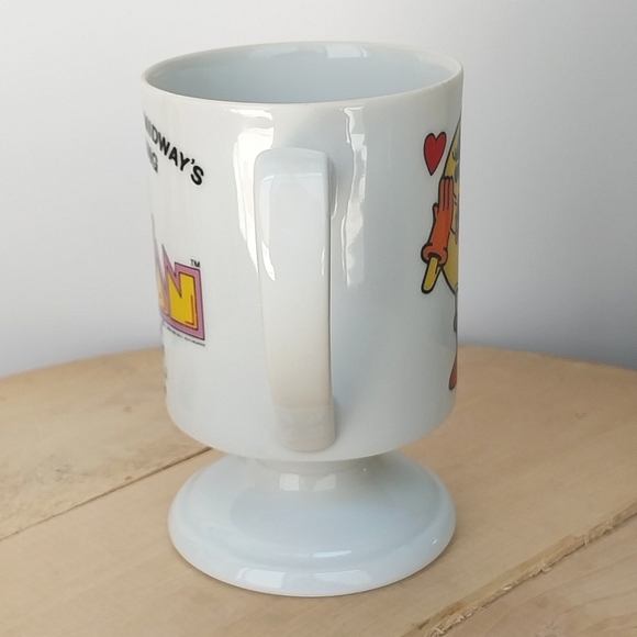 RARE Ms Pac Man Pedestal Mug Signed by Bally Midway President - Picture 4 of 8